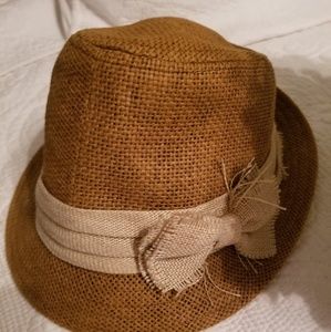Stradivarius Hat